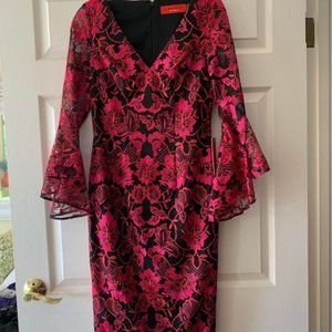 FLIRTY LACE COCKTAIL DRESS w. BELL SLEEVES